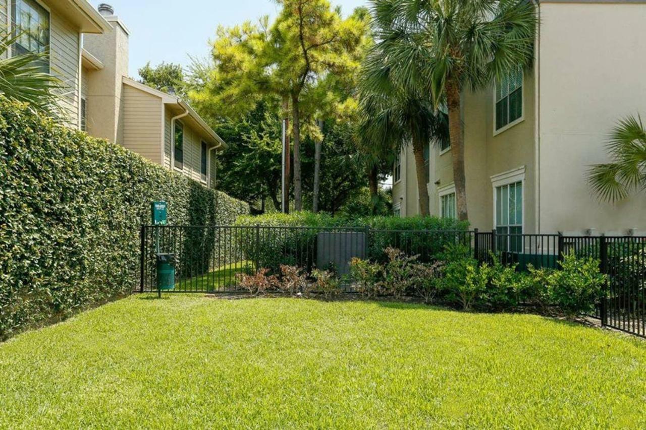 Cozy Home Near Med Center, Nrg, Galleria & Dtown Houston Buitenkant foto